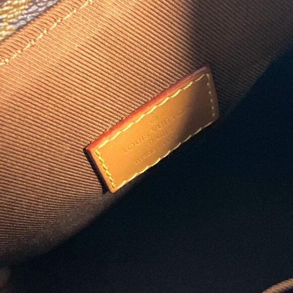 LOUIS VUITTON Brown Monogram Leather Shoulder Bag - Picture 14 of 16